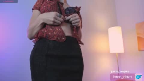 Snapshot of loren_daze chatting on November 11, 2:50 pm Loren online show from November 11, 2:50 pm