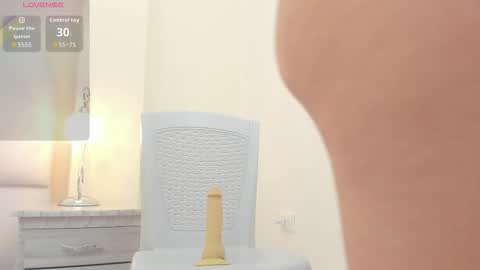 Lorena Gate online Colombia 230 pm to 930 pm online show from December 3, 7:45 pm