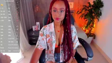 Snapshot of lorena_vieira_ chatting on December 7, 5:42 pm Lorena Vieira  online show from December 7, 5:42 pm