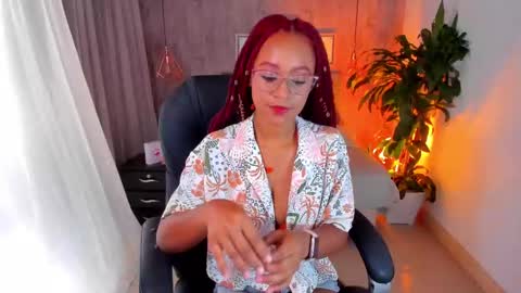 Snapshot of lorena_vieira_ chatting on December 7, 8:49 pm Lorena Vieira  online show from December 7, 8:49 pm