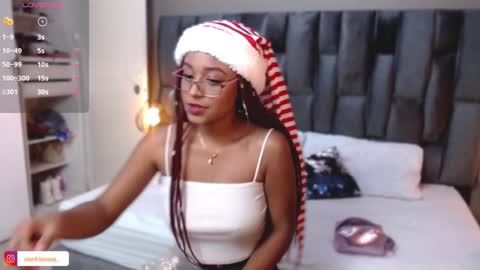 Snapshot of lorena_vieira_ chatting on December 31, 7:51 pm Lorena Vieira  online show from December 31, 7:51 pm