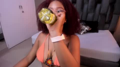 Snapshot of lorena_vieira_ chatting on January 11, 7:49 pm Lorena Vieira  online show from January 11, 7:49 pm