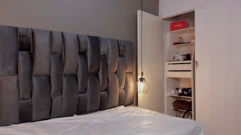 Snapshot of lorena_vieira_ chatting on February 8, 2:47 am Lorena Vieira  online show from February 8, 2:47 am