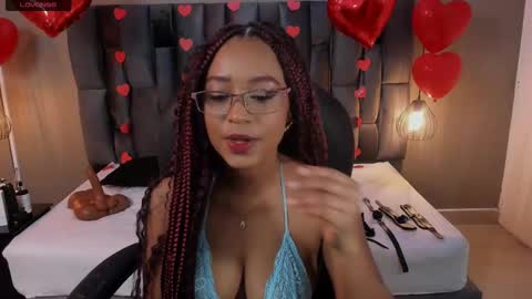 Snapshot of lorena_vieira_ chatting on February 12, 8:07 pm Lorena Vieira  online show from February 12, 8:07 pm