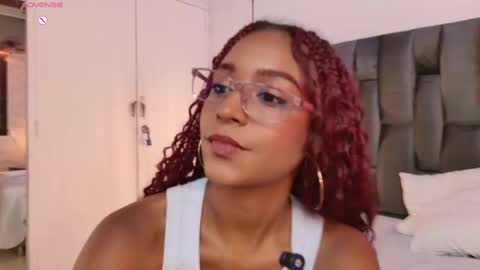 Snapshot of lorena_vieira_ chatting on September 23, 8:23 pm Lorena Vieira  online show from September 23, 8:23 pm