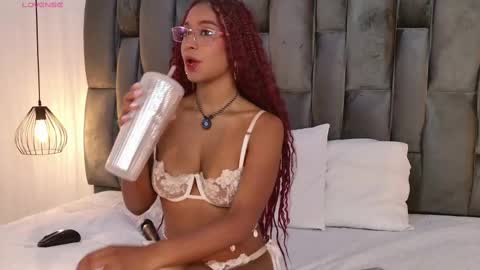 Snapshot of lorena_vieira_ chatting on September 29, 12:16 am Lorena Vieira  online show from September 29, 12:16 am