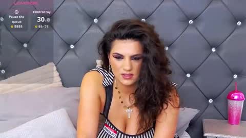 Snapshot of lorennemays chatting on November 30, 10:58 pm Lorenne Mays online show from November 30, 10:58 pm