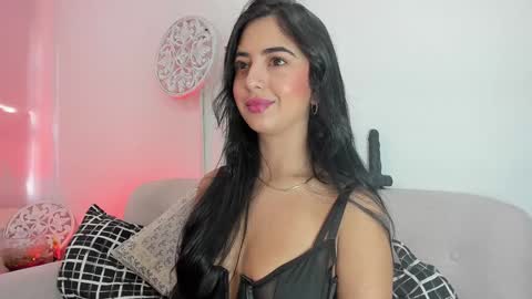 Snapshot of lorens_martin chatting on February 1, 1:30 pm L O R E N online show from February 1, 1:30 pm