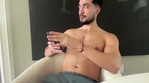 Lorenzo online show from February 16, 7:32 pm