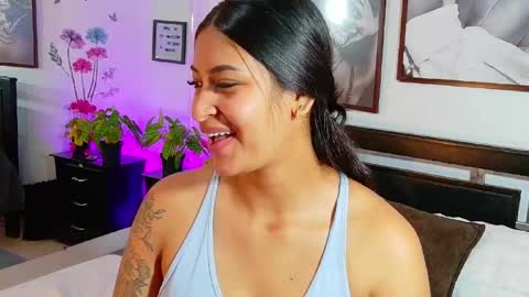 loretahorny online show from March 26, 1:06 pm