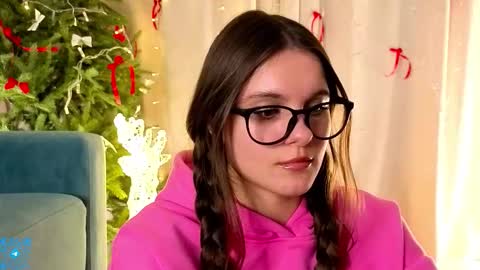 Chloe for Fan BlackHole online show from December 18, 6:03 pm