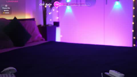 LoretteLorena online show from February 17, 8:15 pm