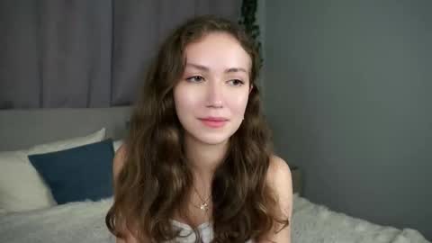 Snapshot of loriamarzinske chatting on September 21, 9:27 pm Naomi online show from September 21, 9:27 pm