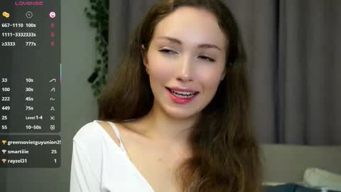 Snapshot of loriamarzinske chatting on October 2, 9:55 pm Naomi online show from October 2, 9:55 pm