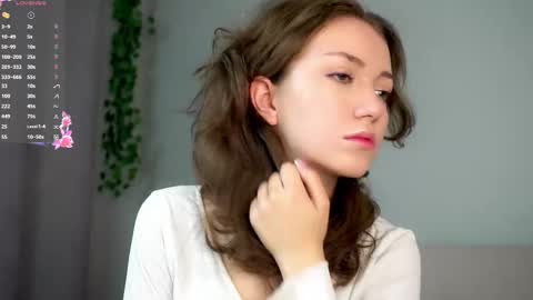 Snapshot of loriamarzinske chatting on November 13, 10:19 pm Naomi online show from November 13, 10:19 pm