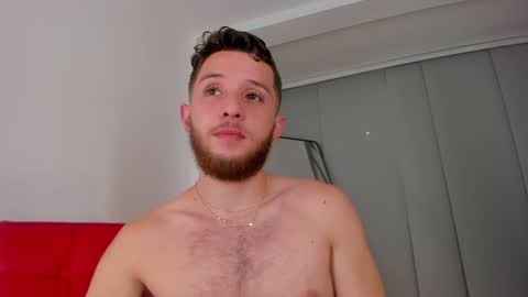 Snapshot of los_juanes chatting on December 7, 11:45 pm JUAN  JUAN online show from December 7, 11:45 pm