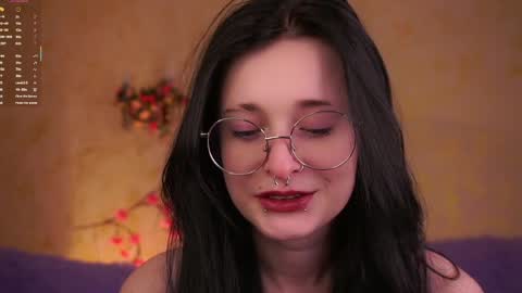 Jess online show from April 6, 11:00 am