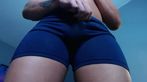 Snapshot of lothbrok_strong chatting on December 24, 1:06 am lothbrok online show from December 24, 1:06 am