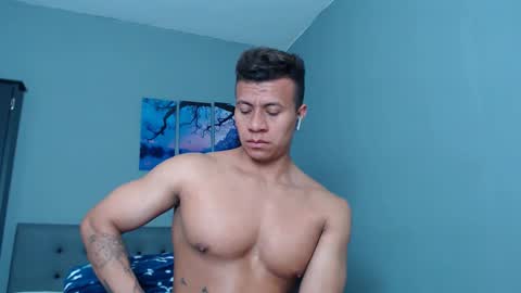 Snapshot of lothbrok_strong chatting on February 4, 12:40 am lothbrok online show from February 4, 12:40 am