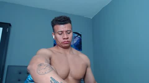 Snapshot of lothbrok_strong chatting on September 25, 12:58 am lothbrok online show from September 25, 12:58 am