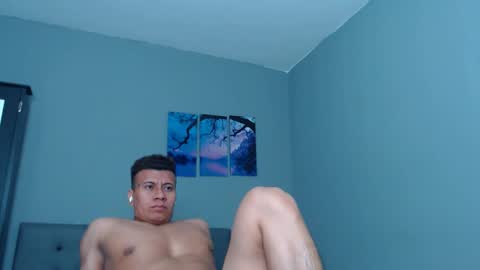 Snapshot of lothbrok_strong chatting on November 5, 12:32 am lothbrok online show from November 5, 12:32 am