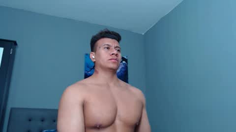 Snapshot of lothbrok_strong chatting on November 29, 1:41 am lothbrok online show from November 29, 1:41 am