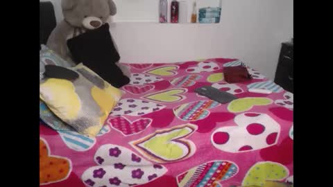 Snapshot of lou_anna02 chatting on September 24, 10:24 pm lou_anna02 online show from September 24, 10:24 pm