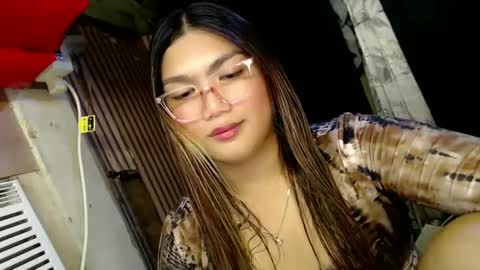 Snapshot of louheart chatting on January 2, 11:09 am Sweet online show from January 2, 11:09 am