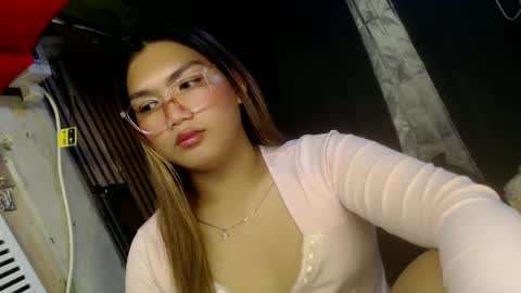 Snapshot of louheart chatting on January 9, 6:17 am Sweet online show from January 9, 6:17 am