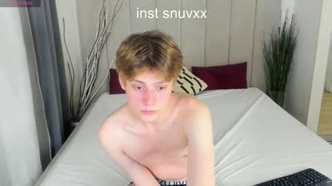 Snapshot of louie_evans chatting on October 27, 7:40 pm louie_evans online show from October 27, 7:40 pm