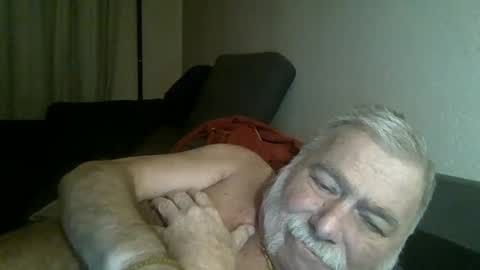 louis_chokdee online show from December 5, 7:28 pm