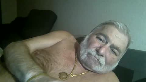 louis_chokdee online show from December 11, 6:42 pm