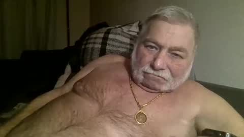 louis_chokdee online show from March 5, 7:27 pm