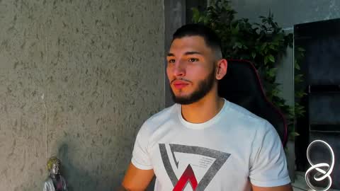 Snapshot of louis_connor chatting on October 24, 11:23 pm Louis online show from October 24, 11:23 pm