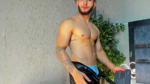 Snapshot of louis_connor chatting on November 18, 10:25 pm Louis online show from November 18, 10:25 pm