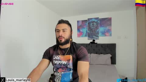 louis_marley_ online show from January 15, 5:05 pm