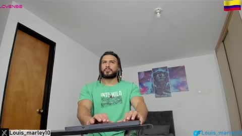 louis_marley_ online show from March 5, 2:46 am