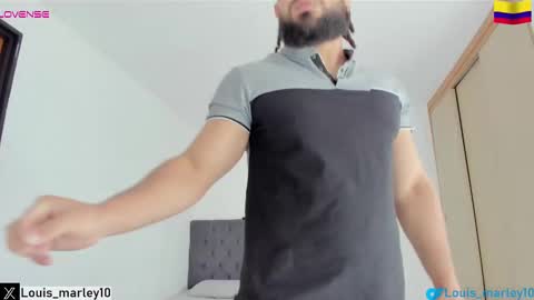 louis_marley_ online show from September 16, 4:41 pm