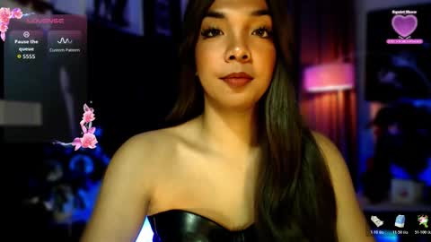 Snapshot of louisassy chatting on November 8, 2:45 am Louisa online show from November 8, 2:45 am