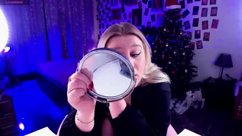 Loise online show from January 8, 9:50 pm