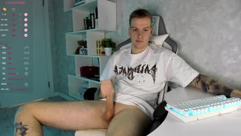 Snapshot of louisjafferson chatting on January 21, 4:05 pm Louis online show from January 21, 4:05 pm