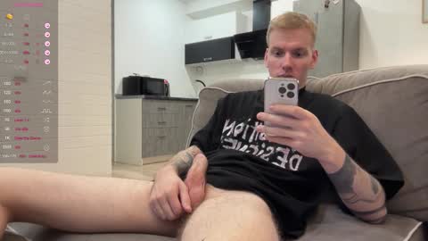 Snapshot of louisjafferson chatting on October 5, 4:27 pm Louis online show from October 5, 4:27 pm