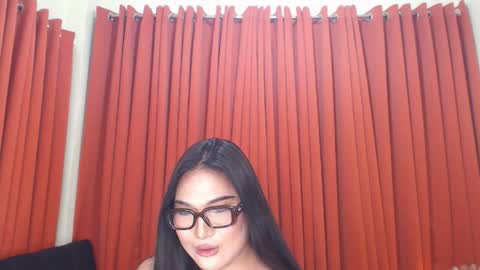 Louisse online show from April 9, 4:45 am