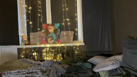 Mary and Tom online show from April 11, 7:45 am