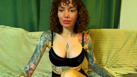 Snapshot of love_attation chatting on December 1, 3:00 am Cute face online show from December 1, 3:00 am