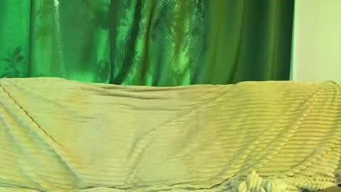 Cute face online show from February 19, 4:52 am