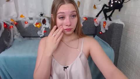 love bella  online show from October 10, 12:42 am