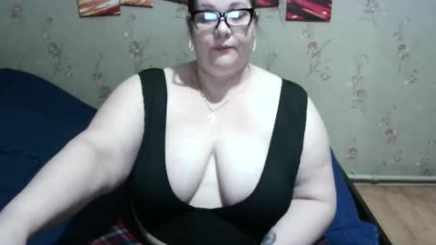 Snapshot of love_milanna chatting on February 24, 12:41 am Milana online show from February 24, 12:41 am