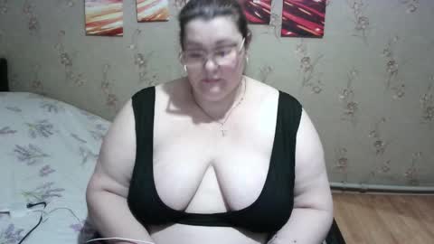 Snapshot of love_milanna chatting on October 31, 12:22 am Milana online show from October 31, 12:22 am