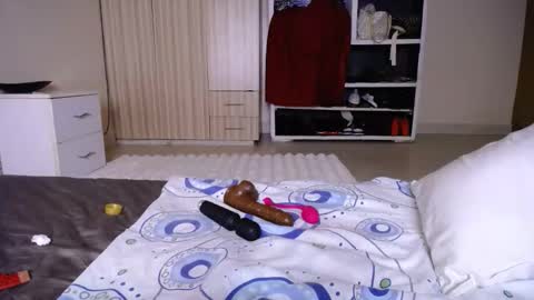 Snapshot of love_niahh chatting on November 27, 2:02 am niahh online show from November 27, 2:02 am